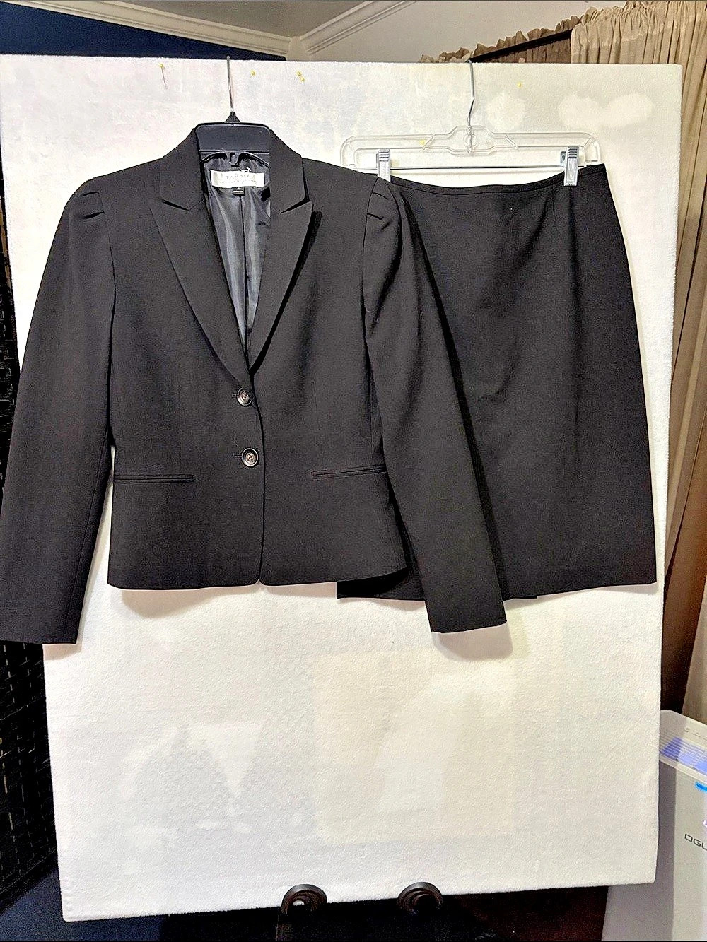 Tahari Arthur S. Levine Black Suit Set Size 4